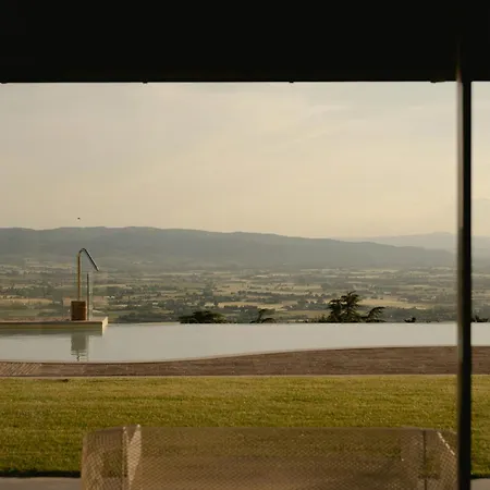 With Hot Tub Near בית נופש אסיסי