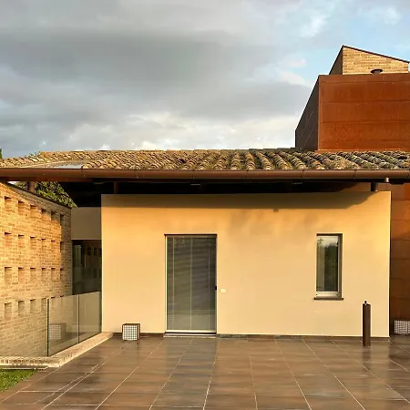 With Hot Tub Near * Assisi